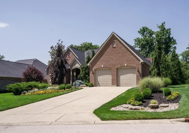 Homes for sale in Anderson Twp, OH | 430 Trailview, Anderson Twp, OH 45244 | MLS# 1885188