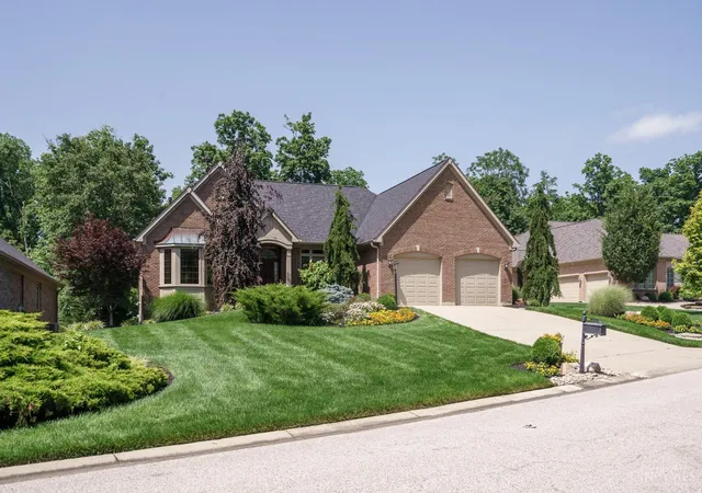 Homes for sale in Anderson Twp, OH | 430 Trailview, Anderson Twp, OH 45244 | MLS# 1885188