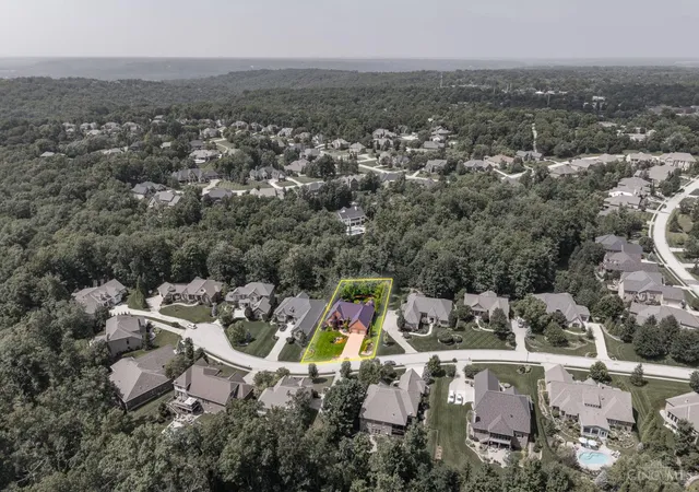 Homes for sale in Anderson Twp, OH | 430 Trailview, Anderson Twp, OH 45244 | MLS# 1885188