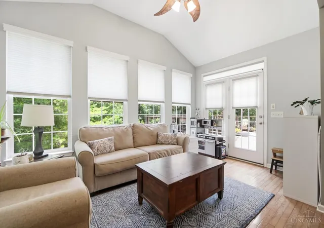 5th image of 858 Trappers Crossing, Milford, OH 45150 | MLS# 1885033