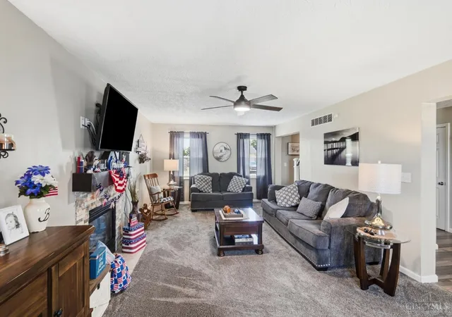 4th image of 200 Greenwood Ln, Trenton, OH 45067 | MLS# 1885202