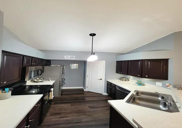 4th image of 5892 Stonebridge Circle #301, Milford, OH 45150 | MLS# 1884122