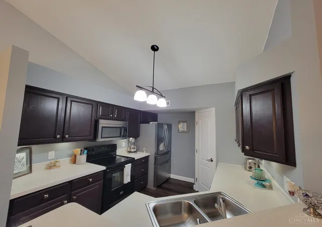 5th image of 5892 Stonebridge Circle #301, Milford, OH 45150 | MLS# 1884122