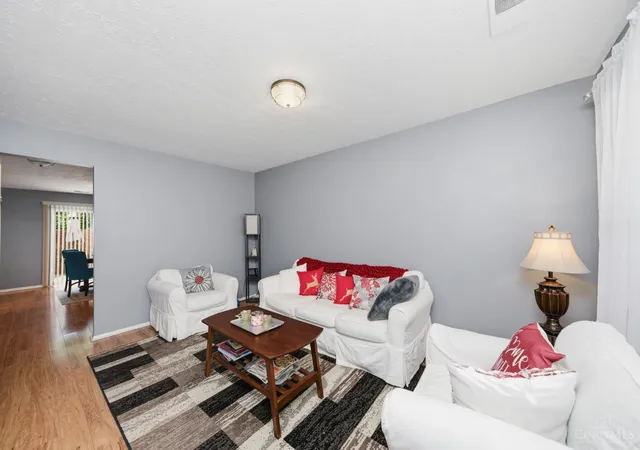 Homes for sale in Union Twp, OH | 497 Mcintosh Dr, Union Twp, OH 45255 | MLS# 1884956