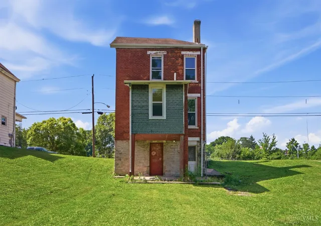 Photo 2 of Single family home for sale at 1616 Brewster Ave, Cincinnati, OH 45207 | MLS# 1885363 | Listing updated on 2026-10-27