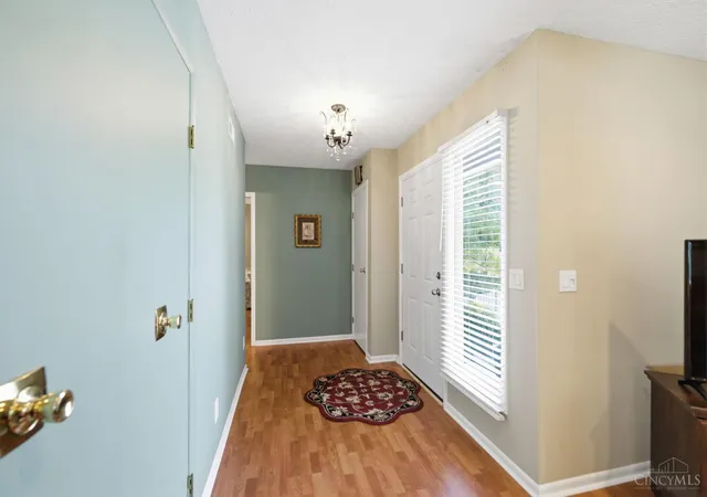 4th image of 2 Boxwood Ct, Cincinnati, OH 45246 | MLS# 1885283