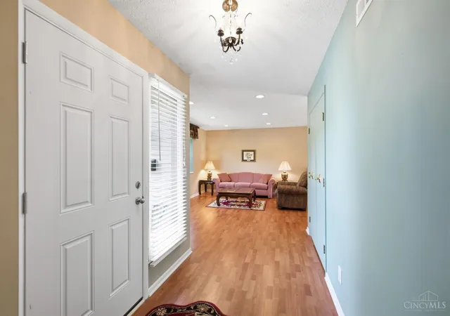 5th image of 2 Boxwood Ct, Cincinnati, OH 45246 | MLS# 1885283