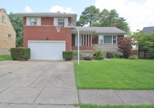 Homes for sale in Green Twp, OH | 5452 Green Acres Ct, Green Twp, OH 45248 | MLS# 1885404