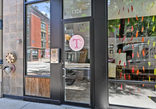 3rd image of 1326 Vine St #B, Cincinnati, OH 45202 | MLS# 1885319