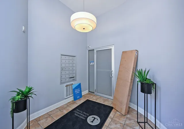 5th image of 1326 Vine St #B, Cincinnati, OH 45202 | MLS# 1885319