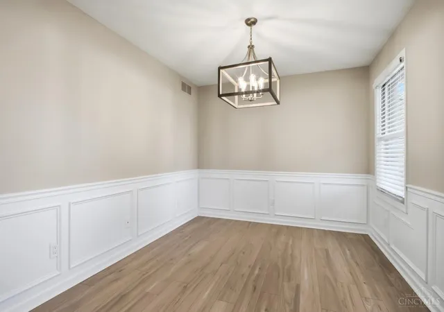 3rd image of 220 Auburn Meadows Ct, Carlisle, OH 45005 | MLS# 1885393