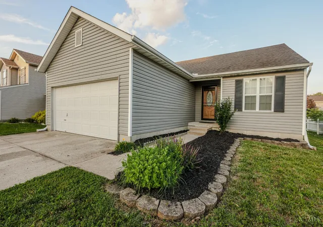 2nd image of 942 Pheasant Run Dr, Trenton, OH 45067 | MLS# 1885387