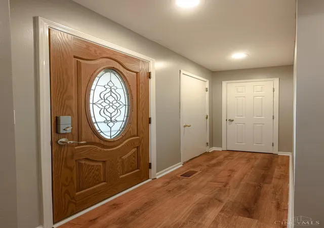 3rd image of 942 Pheasant Run Dr, Trenton, OH 45067 | MLS# 1885387