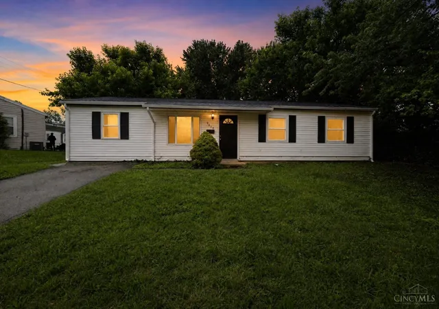 Homes for sale in Colerain Twp, OH | 9670 Loralinda Dr, Colerain Twp, OH 45251 | MLS# 1882002