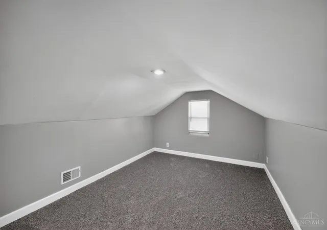 4th image of 1723 Ashbrook Dr, Cincinnati, OH 45238 | MLS# 1881641