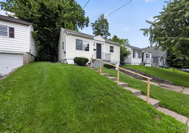 2nd image of 1910 Ashbrook Dr, Cincinnati, OH 45238 | MLS# 1883705