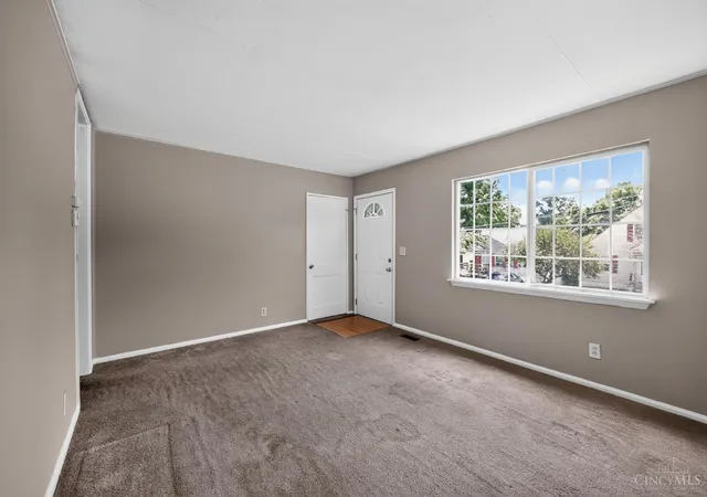 4th image of 1910 Ashbrook Dr, Cincinnati, OH 45238 | MLS# 1883705