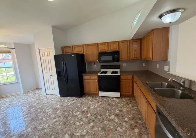 Homes for sale in Deerfield Twp., OH | 5846 Deerfield Village Dr, Deerfield Twp., OH 45040 | MLS# 1882135