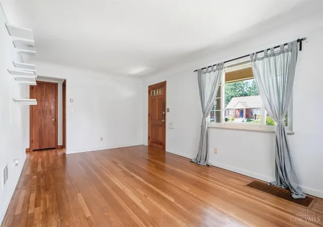 3rd image of 1975 Lynndale Ave S, Mt Healthy, OH 45231 | MLS# 1885094