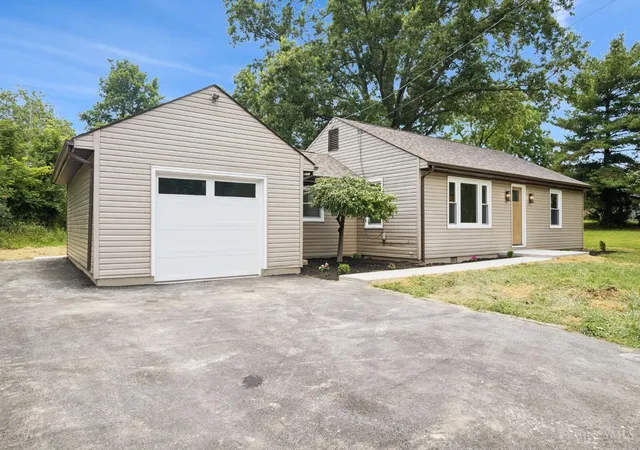 Homes for sale in Batavia Twp, OH | 102 Chapel Rd, Batavia Twp, OH 45102 | MLS# 1885455