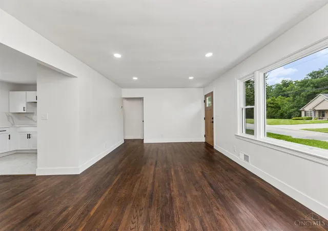 Homes for sale in Batavia Twp, OH | 102 Chapel Rd, Batavia Twp, OH 45102 | MLS# 1885455