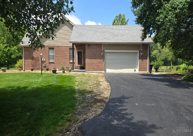 Homes for sale in Perry Twp, OH | 3157 Us Route 50, Perry Twp, OH 45118 | MLS# 1885172