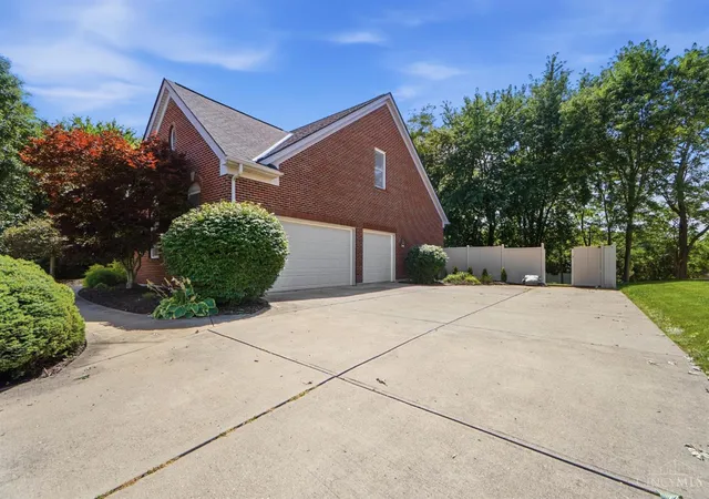 3rd image of 2820 Arbor Pointe Dr, Middletown, OH 45042 | MLS# 1885457