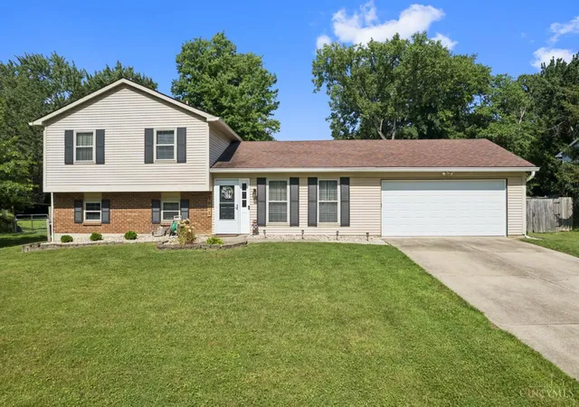 Homes for sale in Union Twp, OH | 3871 Pin Oak Dr, Union Twp, OH 45102 | MLS# 1885471