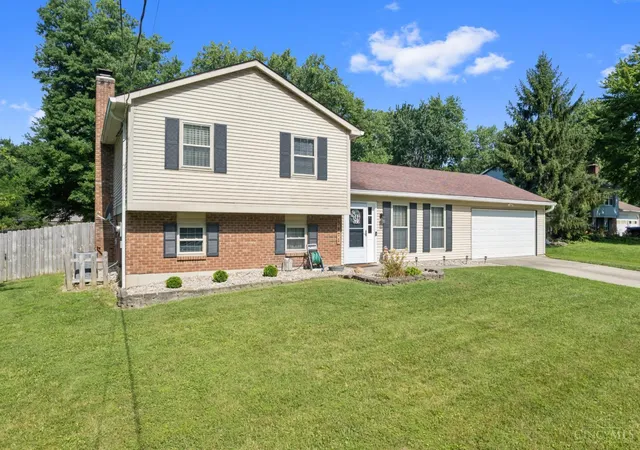 Homes for sale in Union Twp, OH | 3871 Pin Oak Dr, Union Twp, OH 45102 | MLS# 1885471