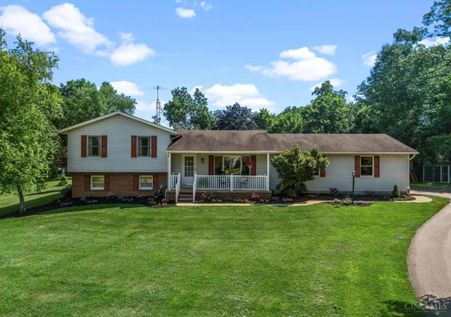 Homes for sale in Green Twp, OH | 561 Steelle Rd, Green Twp, OH 45177 | MLS# 1885479