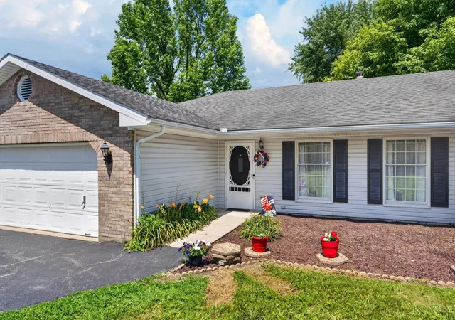 Homes for sale in Liberty Twp, OH | 8160 N State Route 73, Liberty Twp, OH 45133 | MLS# 1885507