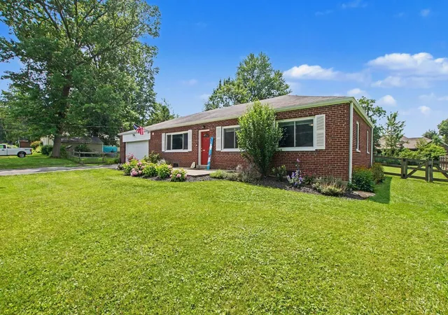 Homes for sale in Anderson Twp, OH | 8597 Prilla Ln, Anderson Twp, OH 45255 | MLS# 1885515