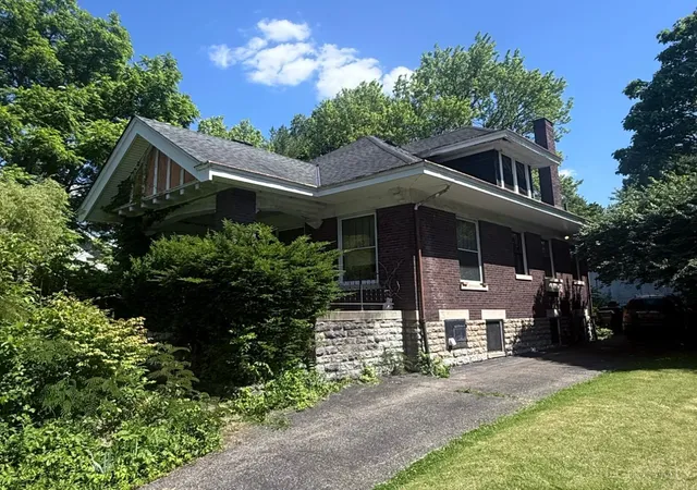 Homes for sale in Cincinnati, OH | 1525 Marlowe Ave, Cincinnati, OH 45224 | MLS# 1885413