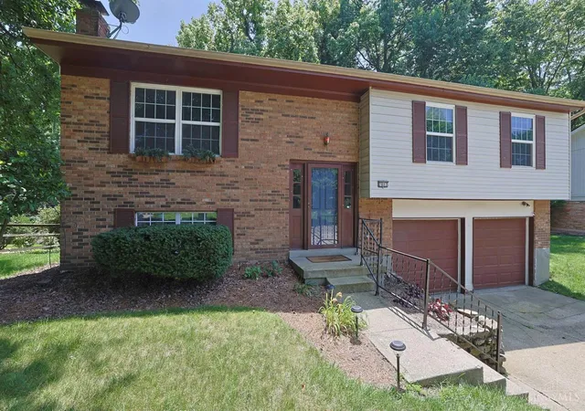 Homes for sale in Anderson Twp, OH | 7807 Heatherglen Dr, Anderson Twp, OH 45255 | MLS# 1885557