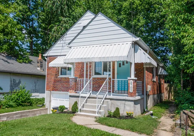 Homes for sale in Norwood, OH | 5702 Hunter Ave, Norwood, OH 45212 | MLS# 1885299