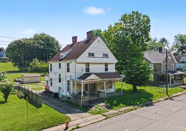 Homes for sale in Cincinnati, OH | 7126 River Rd, Cincinnati, OH 45233 | MLS# 1885352