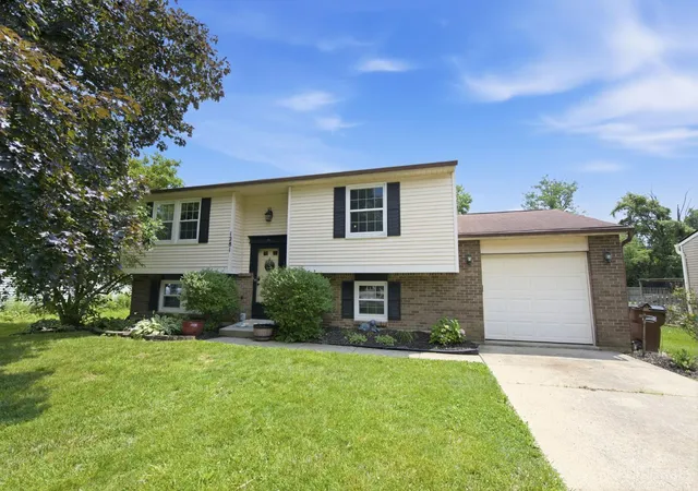 Homes for sale in Mason, OH | 1281 Laura Ln, Mason, OH 45040 | MLS# 1885463