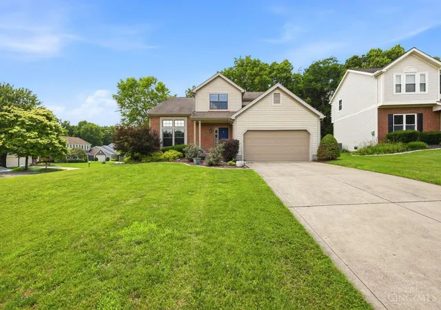 Homes for sale in West Chester, OH | 7857 Glen Oaks Ct, West Chester, OH 45069 | MLS# 1885586