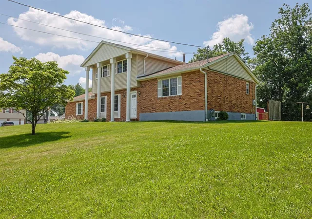 Homes for sale in West Chester, OH | 8285 Taffy Dr, West Chester, OH 45069 | MLS# 1885595