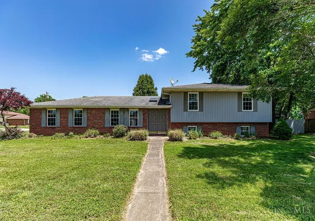 Homes for sale in Fairfield, OH | 5268 Dellbrook Dr, Fairfield, OH 45014 | MLS# 1885603