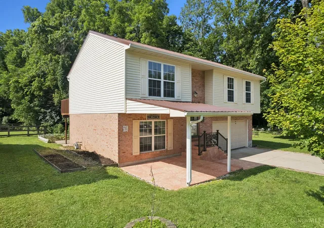 Homes for sale in Loveland, OH | 107 Brecker, Loveland, OH 45140 | MLS# 1885547