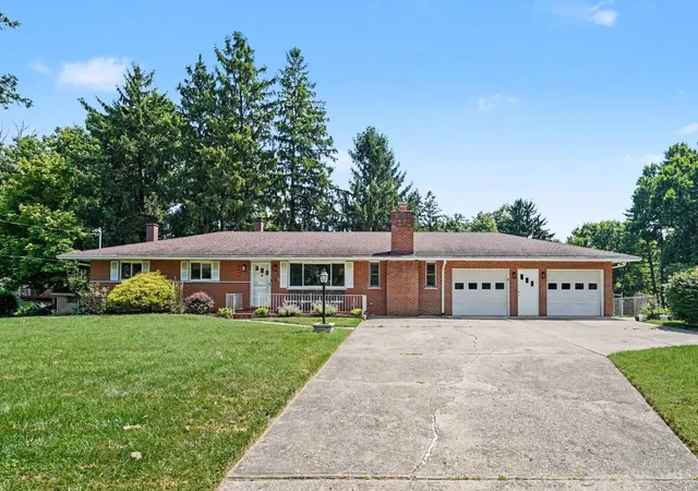Homes for sale in Delhi Twp, OH | 6417 Mapleton Ave, Delhi Twp, OH 45233 | MLS# 1885556