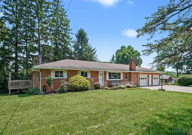 Homes for sale in Delhi Twp, OH | 6417 Mapleton Ave, Delhi Twp, OH 45233 | MLS# 1885556