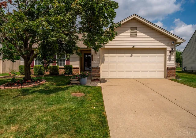 Photo 1 of Sale Pending at 1413 Farrington Dr, Kettering, OH 45420 | MLS# 1885468 | Listing updated on 2026-08-25
