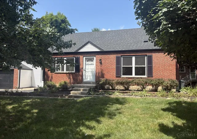 Homes for sale in Wyoming, OH | 1427 N Park Ave, Wyoming, OH 45215 | MLS# 1885644