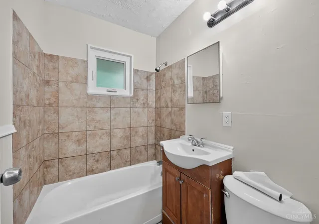 Homes for sale in Springfield Twp., OH | 8760 Grenada Dr, Springfield Twp., OH 45231 | MLS# 1883697