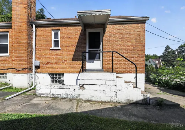 Homes for sale in Cincinnati, OH | 4367 Cappel Dr, Cincinnati, OH 45205 | MLS# 1884966