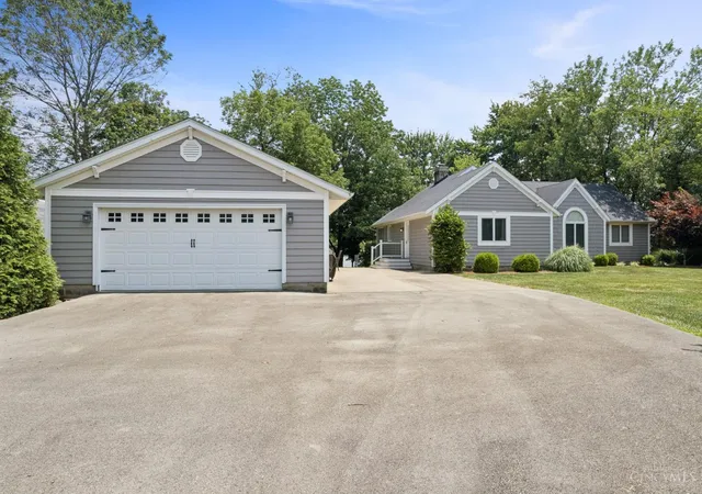 3rd image of 3 Hatchet Cove, Lake Waynoka, OH 45171 | MLS# 1882535
