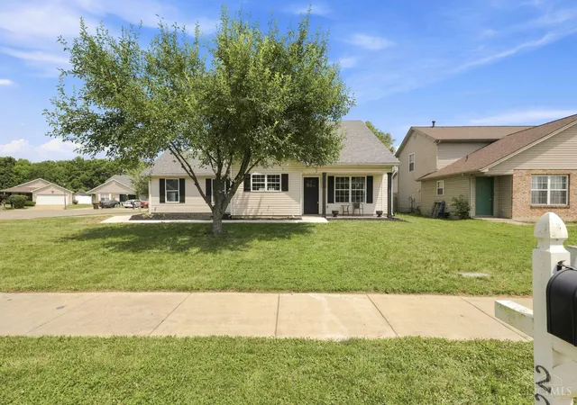 Homes for sale in Middletown, OH | 2215 Jackson Ln, Middletown, OH 45044 | MLS# 1885740
