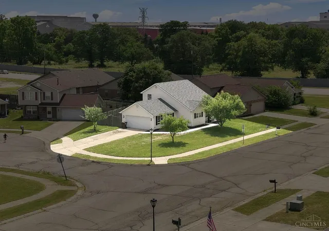 Homes for sale in Middletown, OH | 2215 Jackson Ln, Middletown, OH 45044 | MLS# 1885740